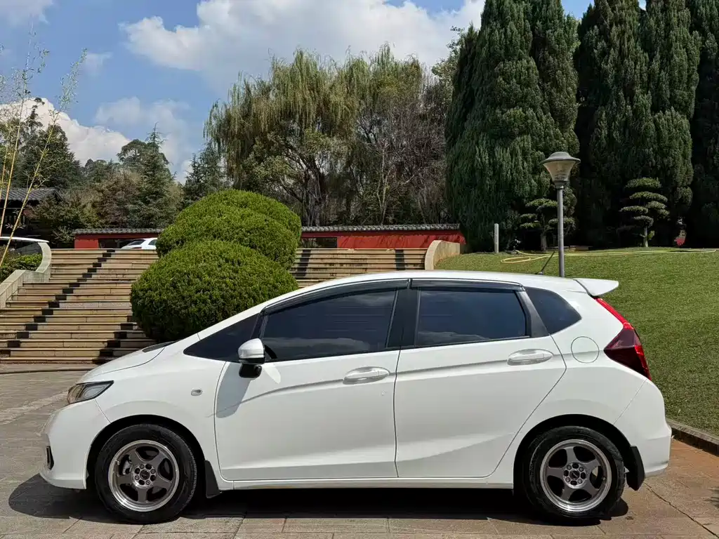 Honda Fit — фото 8