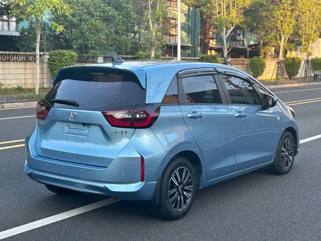 Honda Fit — фото 9