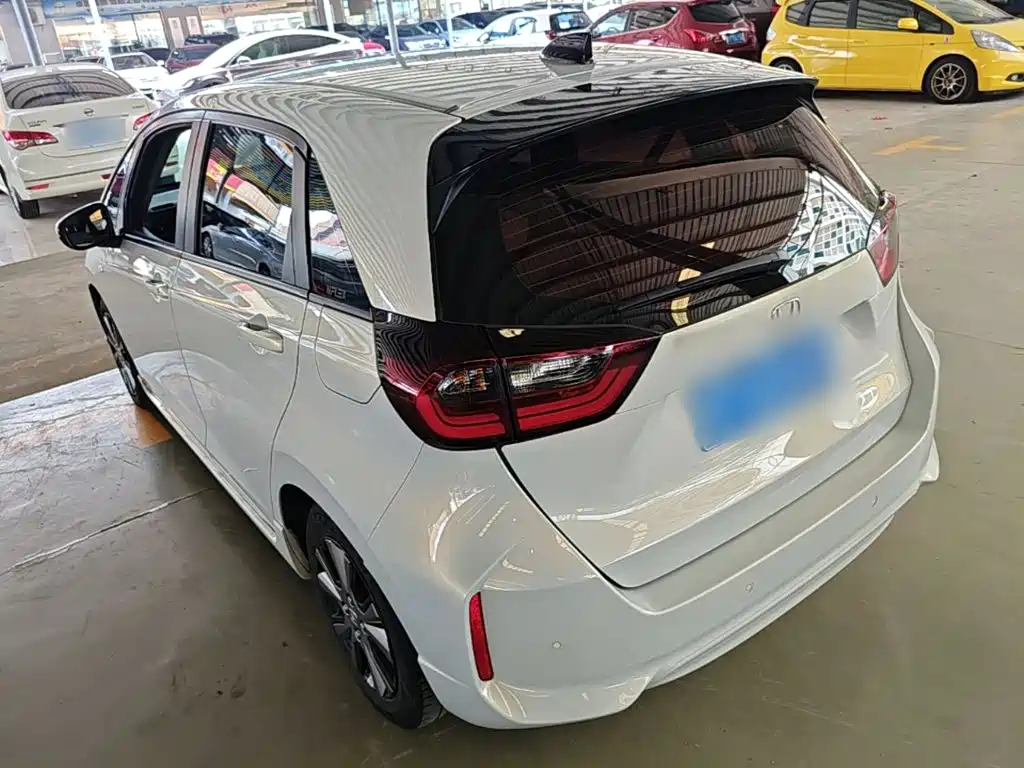 Honda Fit — фото 5