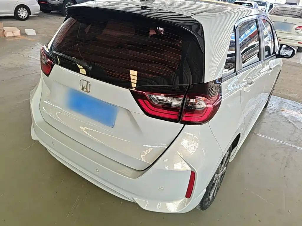 Honda Fit — фото 7
