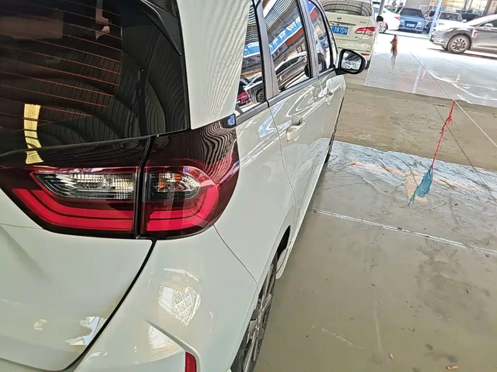 Honda Fit — фото 8