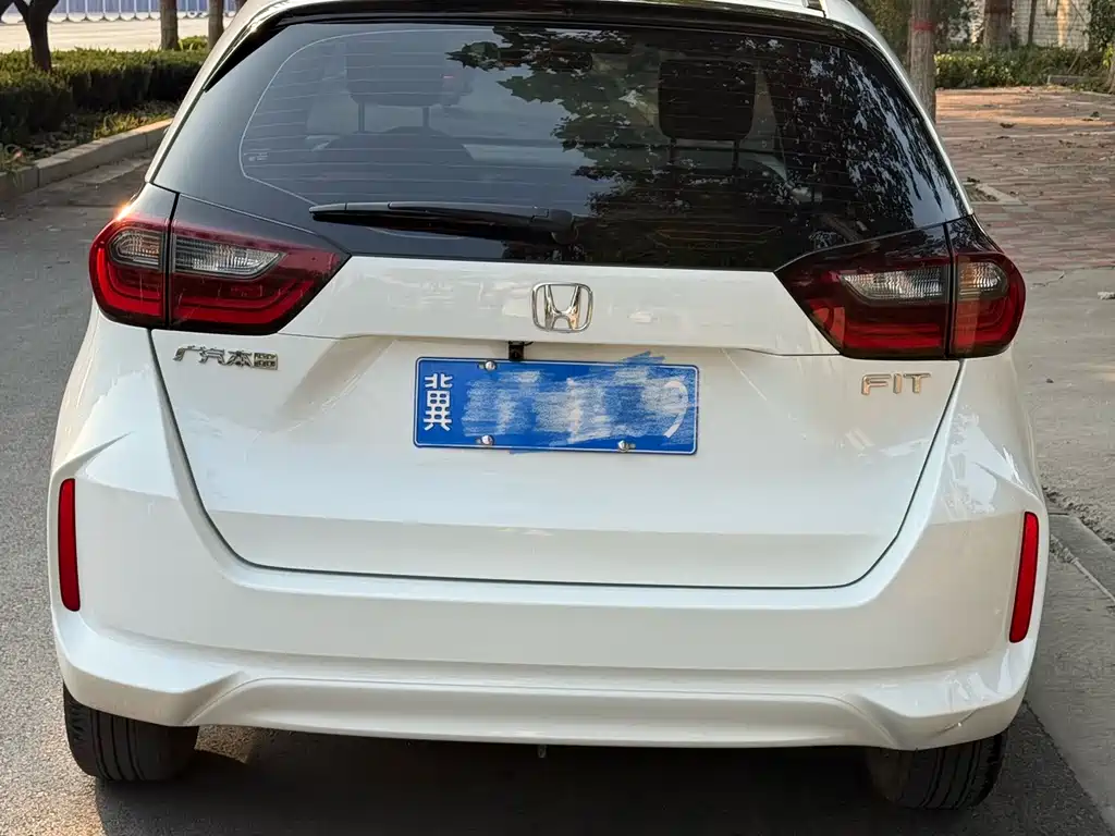Honda Fit — фото 4
