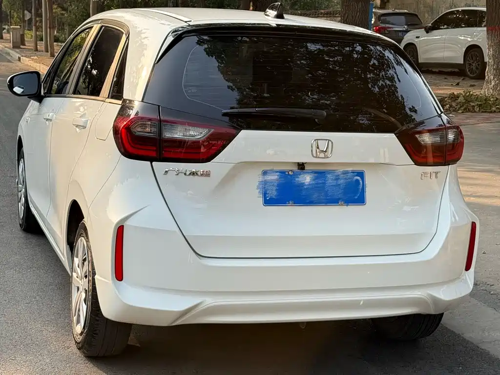 Honda Fit — фото 5