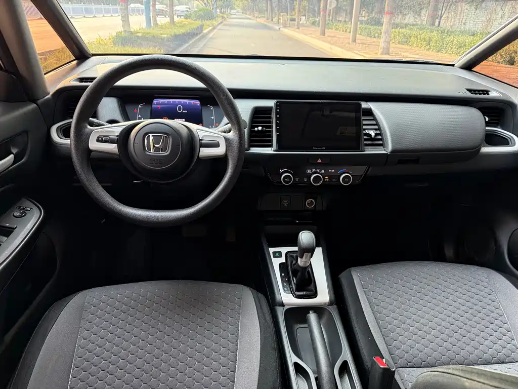 Honda Fit — фото 8