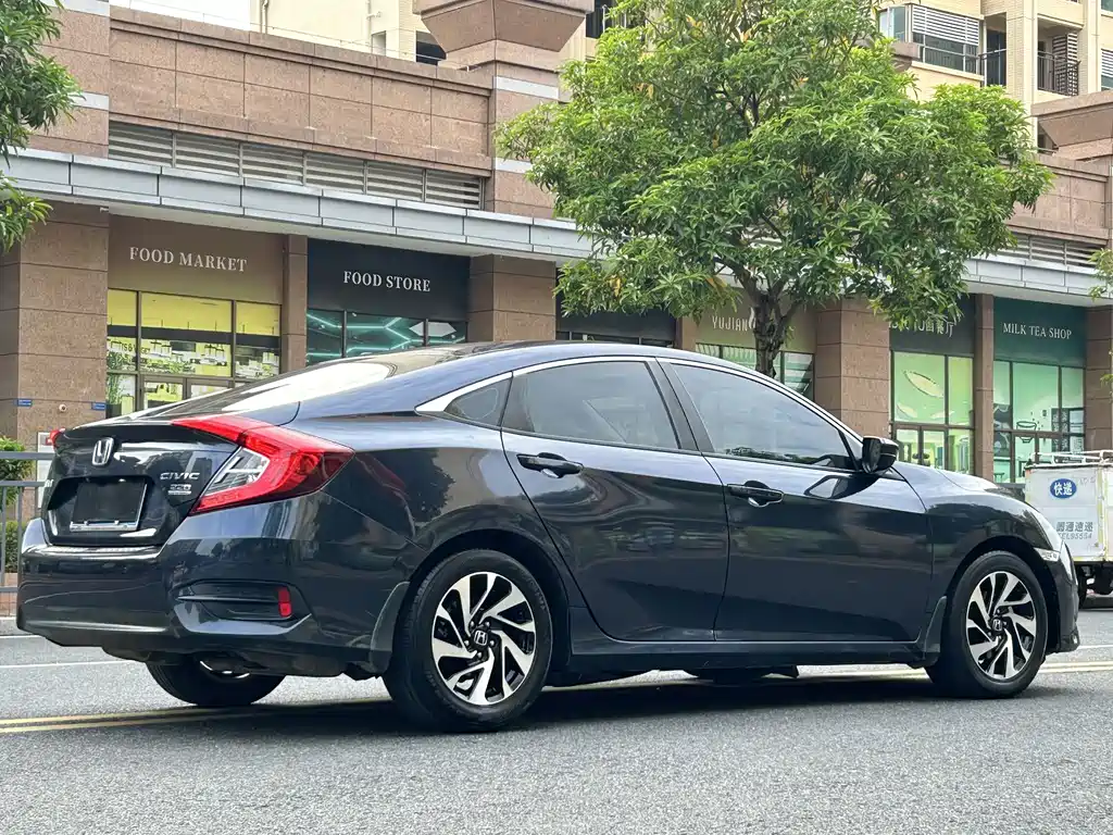 Honda Civic — фото 4