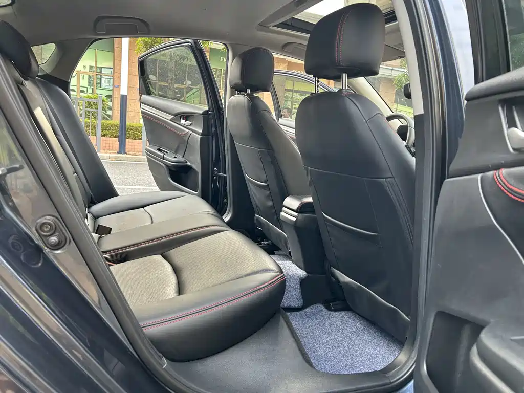 Honda Civic — фото 8