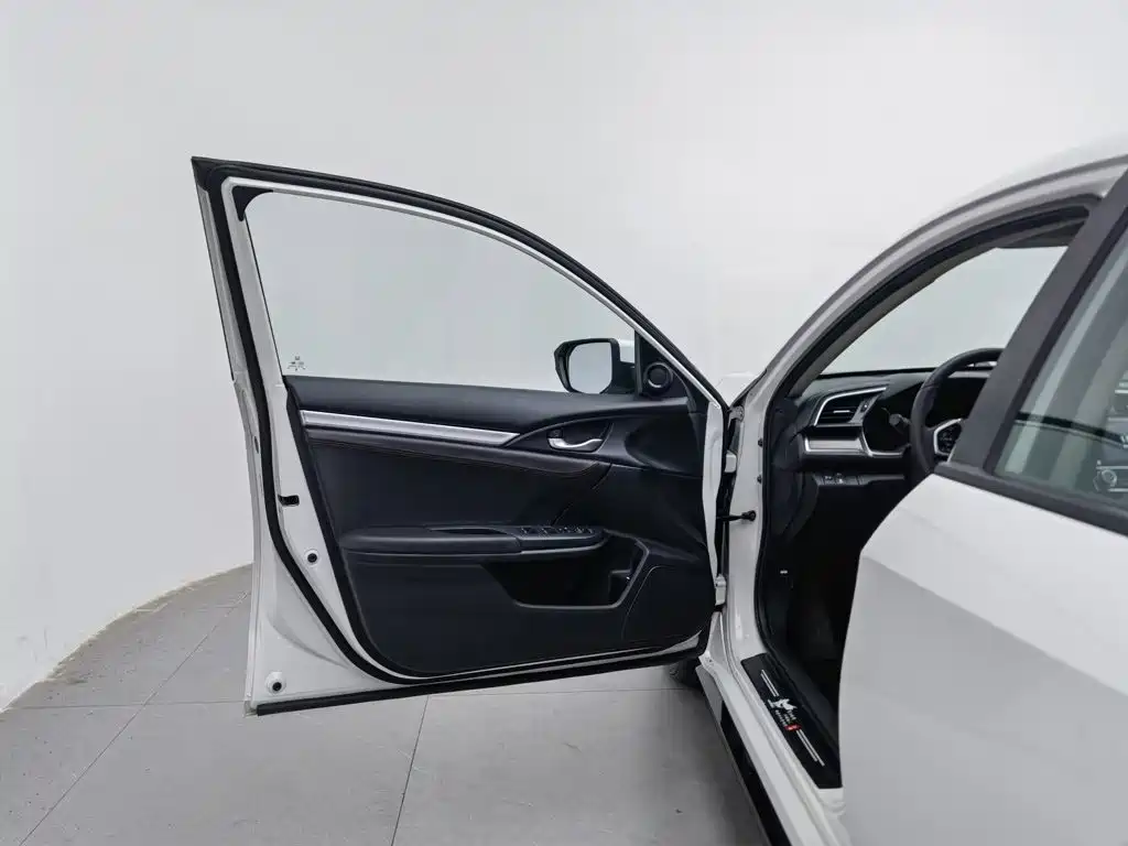 Honda Civic — фото 8