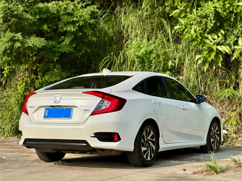 Honda Civic — фото 6