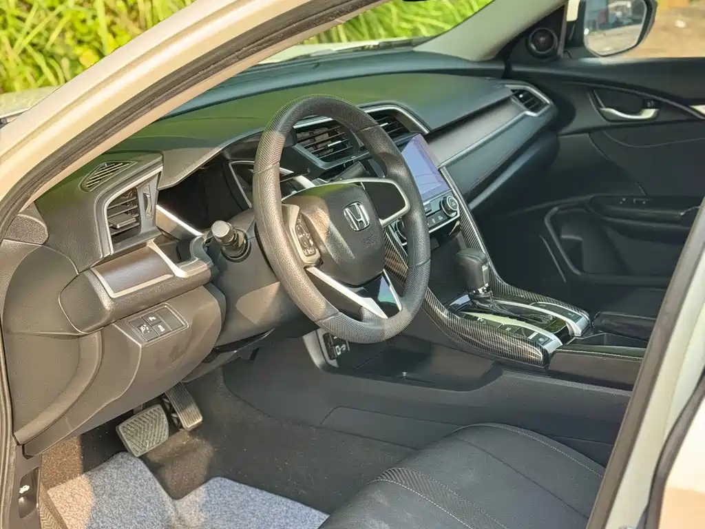 Honda Civic — фото 7