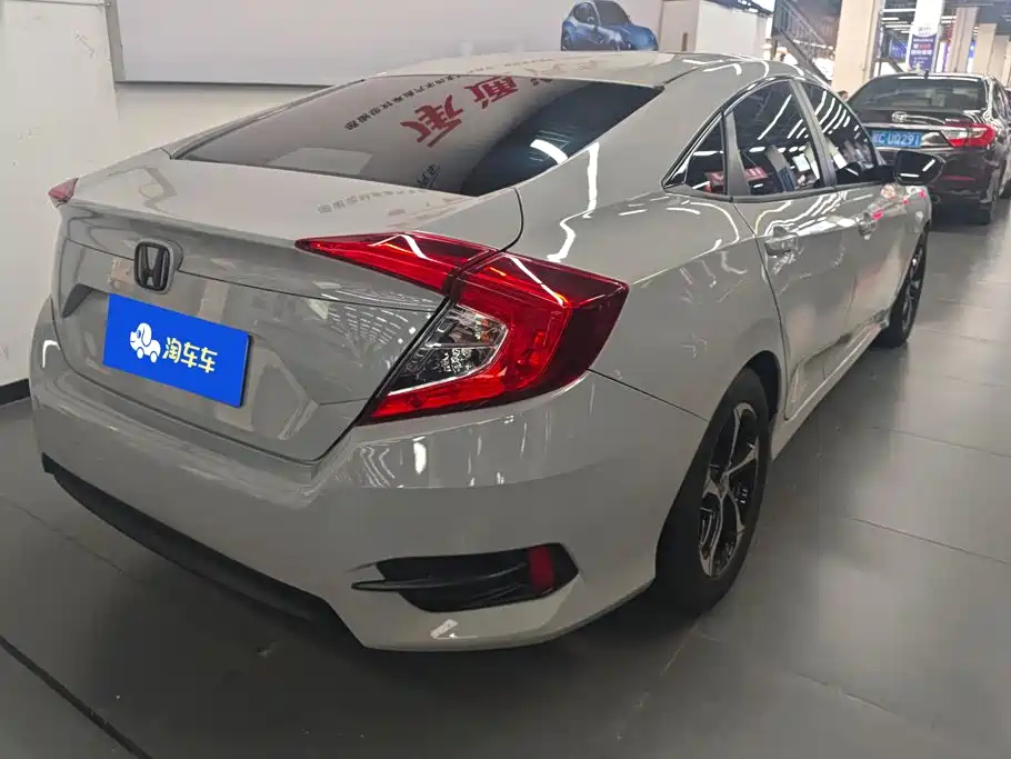 Honda Civic — фото 3