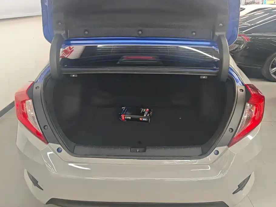 Honda Civic — фото 4