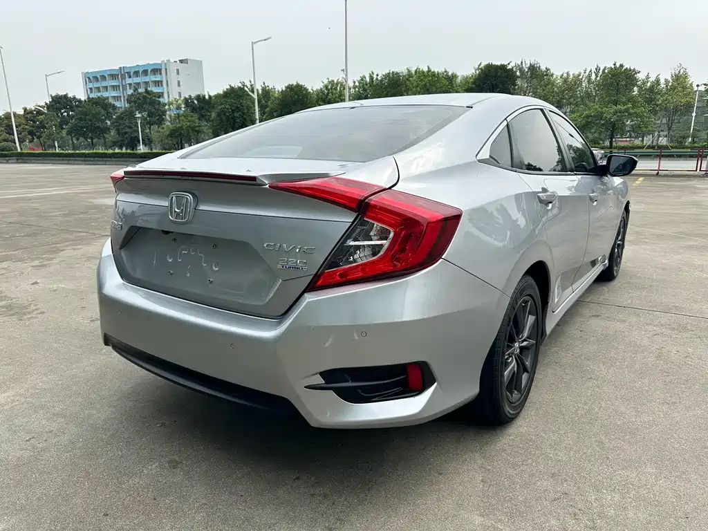 Honda Civic — фото 4