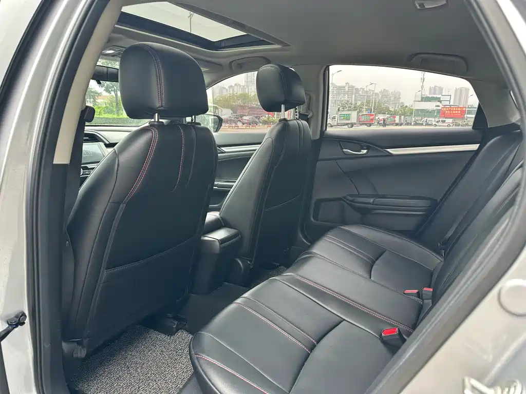 Honda Civic — фото 7