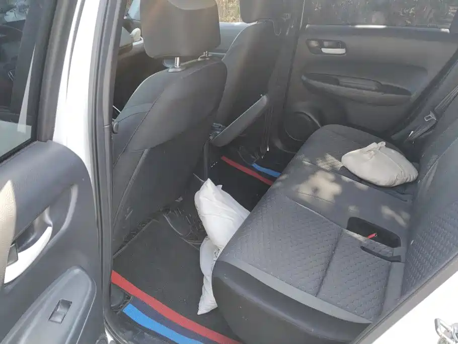 Honda Fit — фото 11