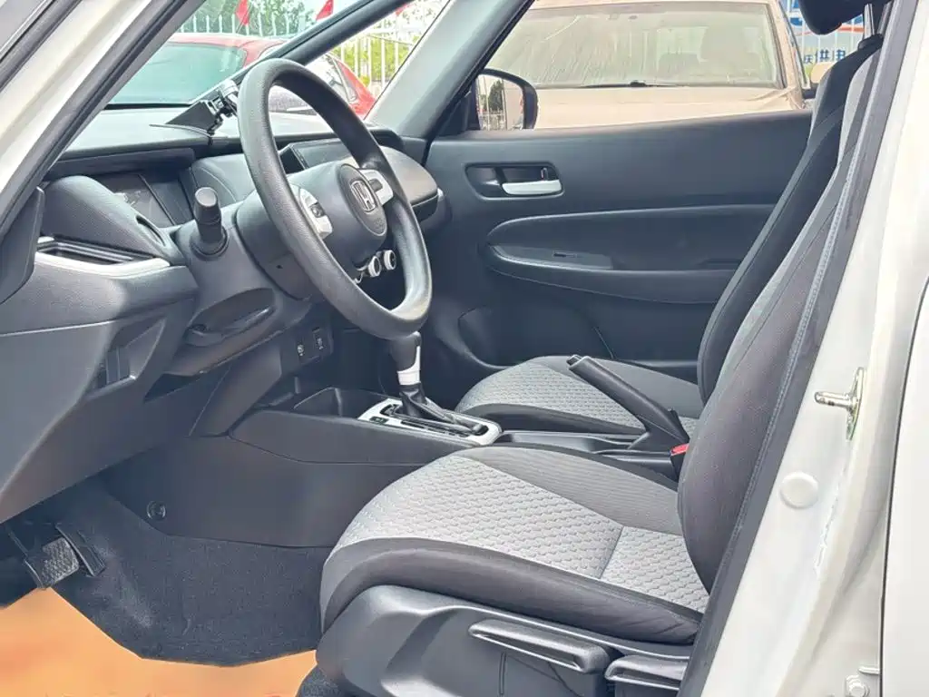 Honda Fit — фото 15