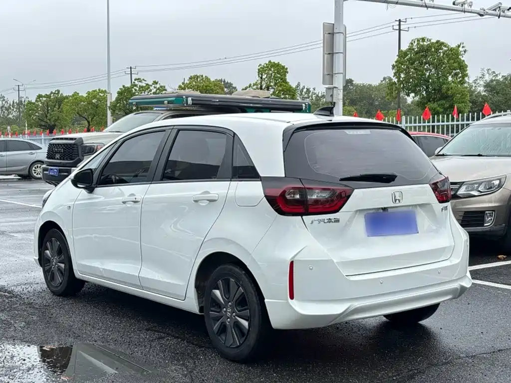 Honda Fit — фото 7