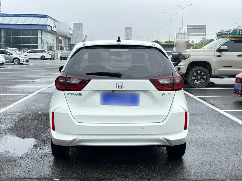 Honda Fit — фото 8