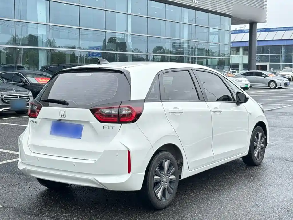 Honda Fit — фото 9