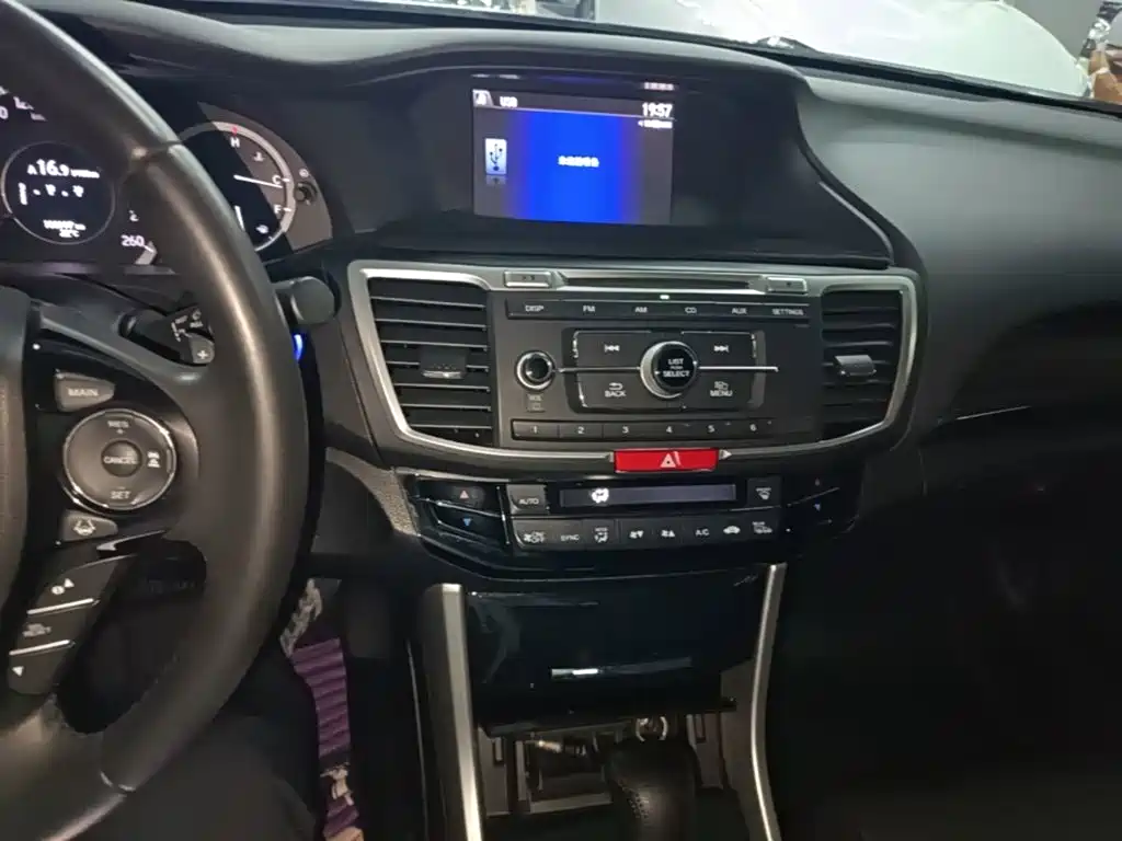 Honda Accord — фото 13