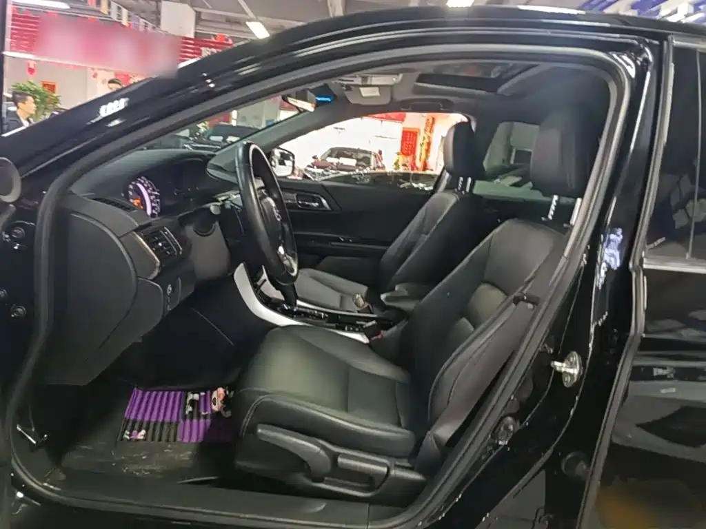 Honda Accord — фото 15