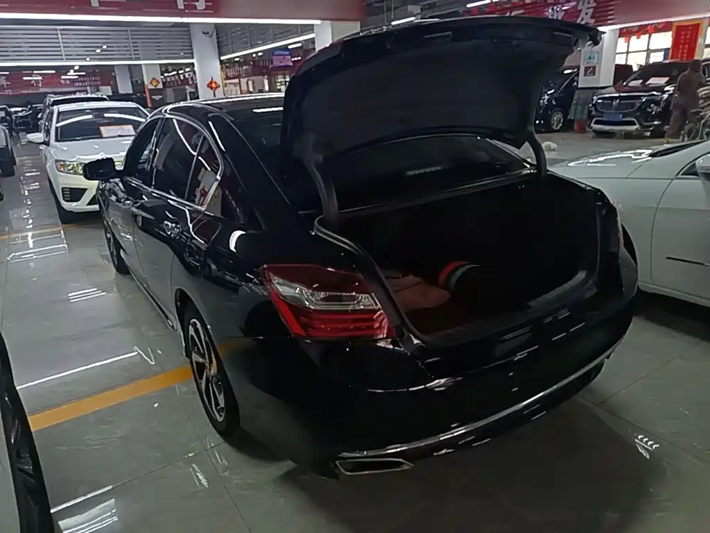 Honda Accord — фото 5
