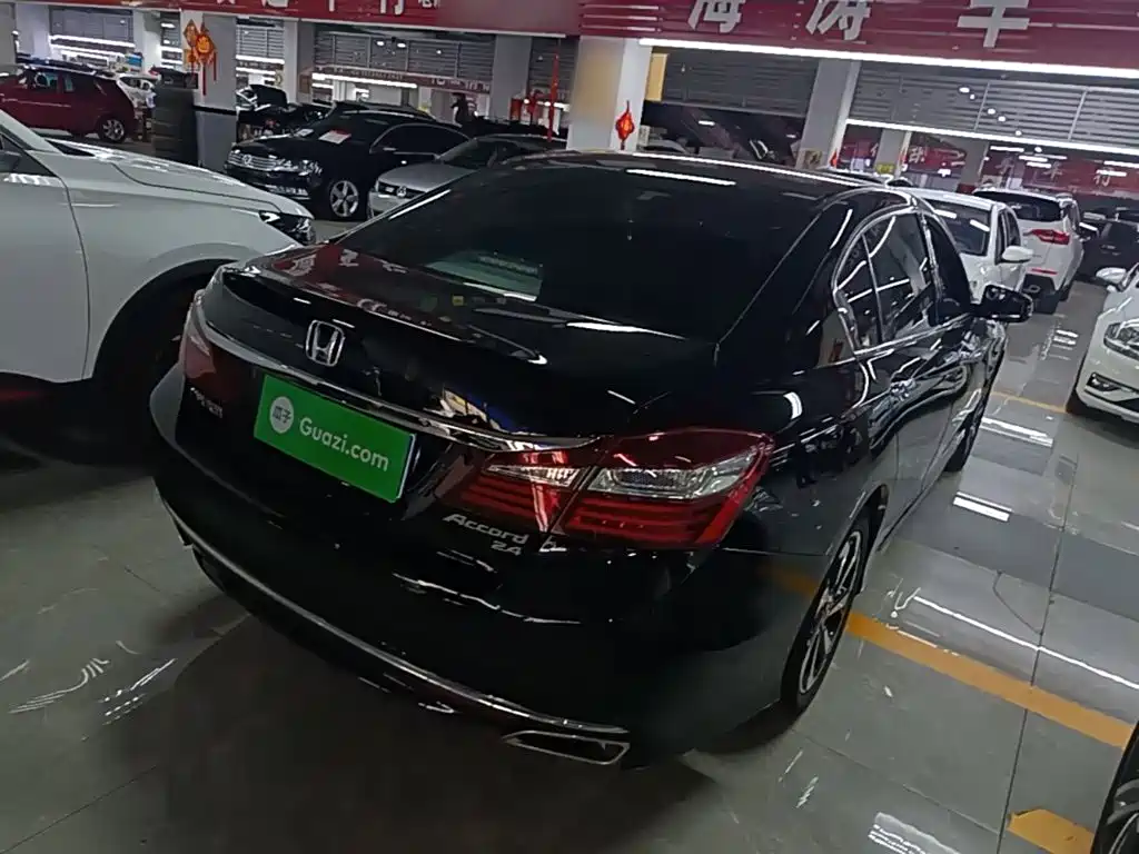 Honda Accord — фото 7