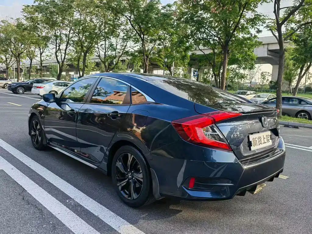 Honda Civic — фото 7