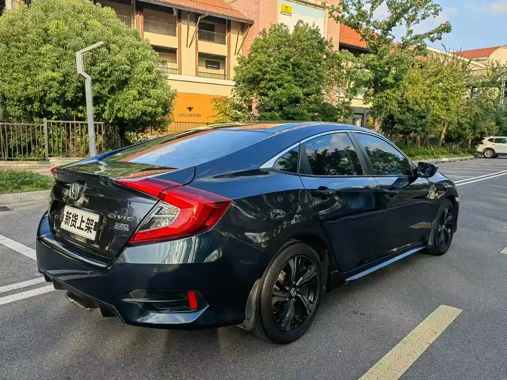 Honda Civic — фото 9