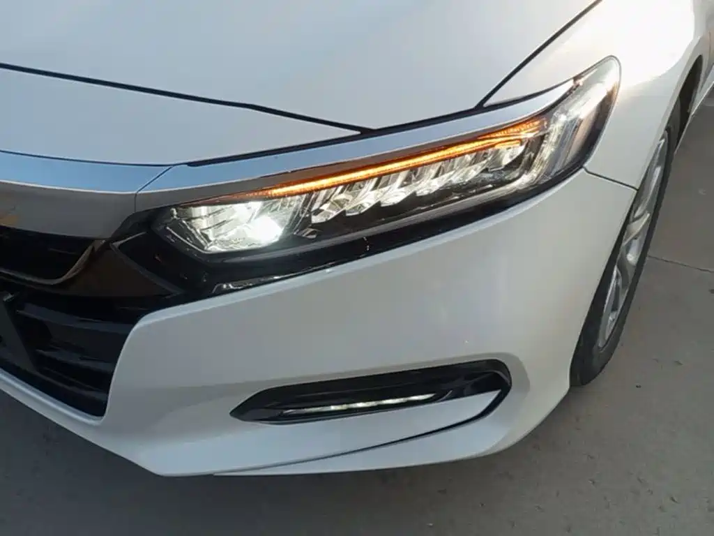Honda Accord — фото 24