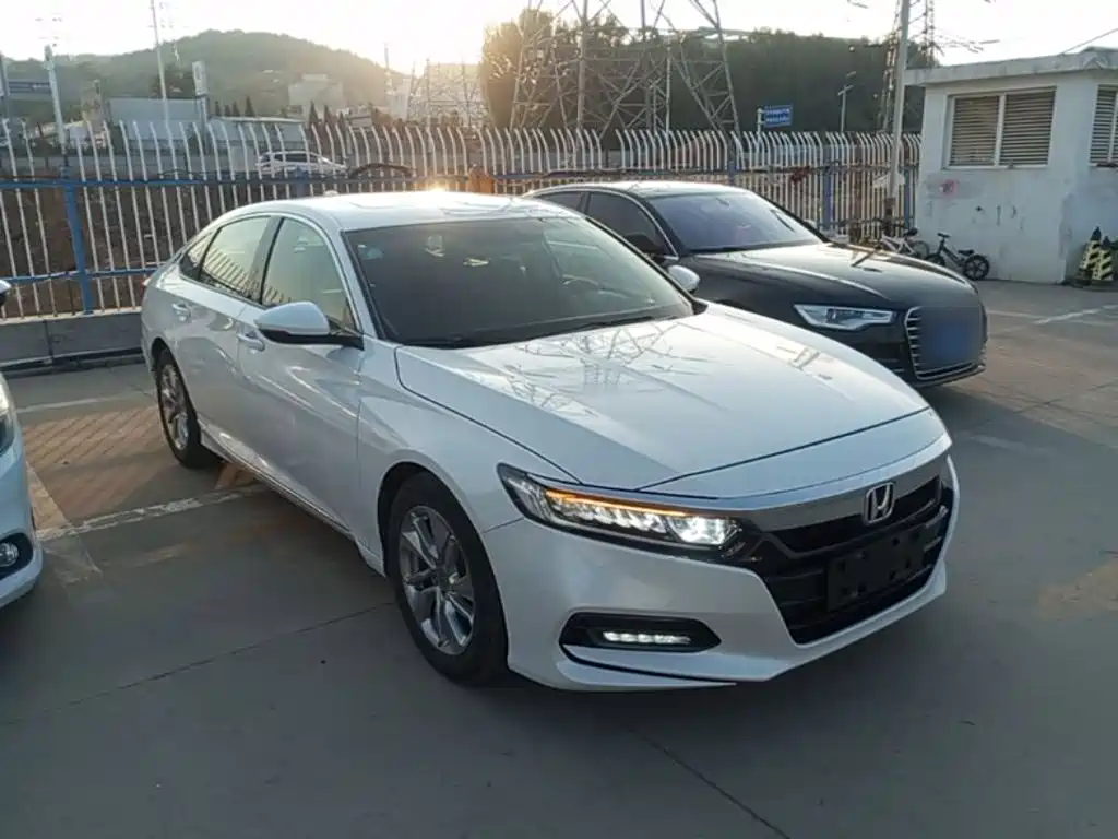Honda Accord — фото 4