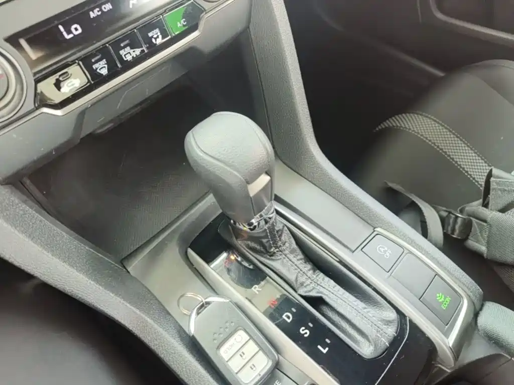 Honda Civic — фото 14