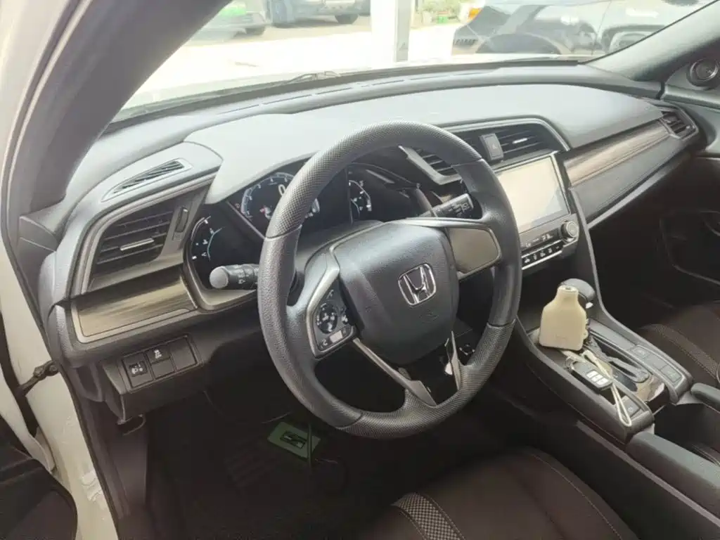 Honda Civic — фото 10