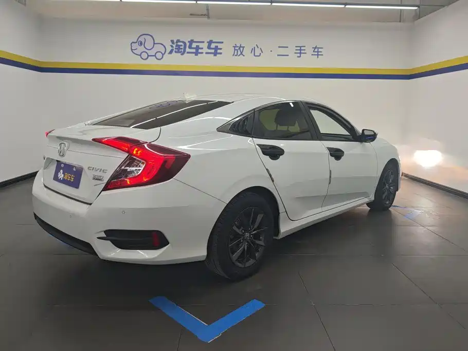 Honda Civic — фото 3