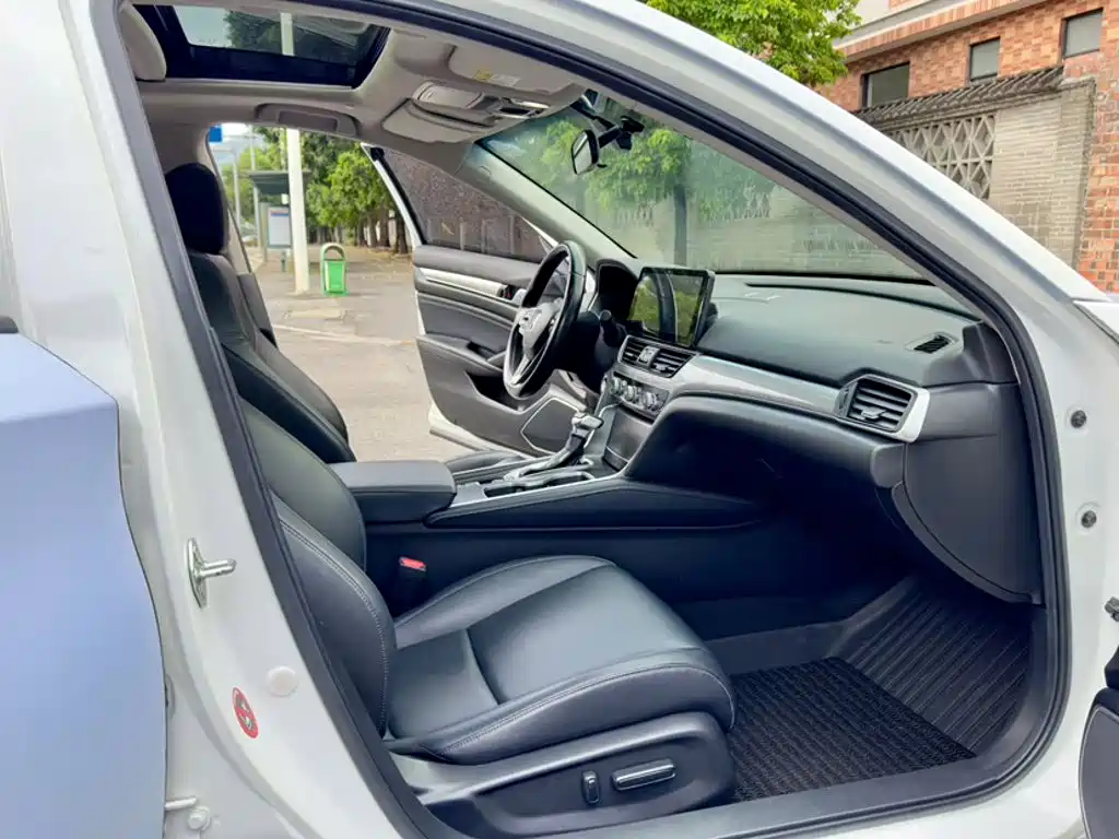 Honda Accord — фото 13
