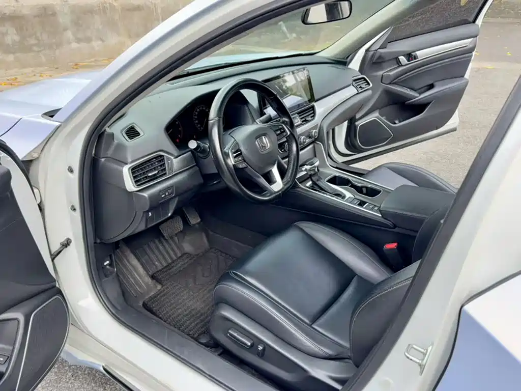 Honda Accord — фото 14