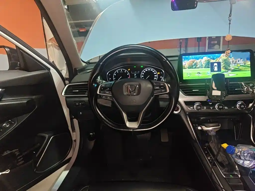 Honda Accord — фото 3