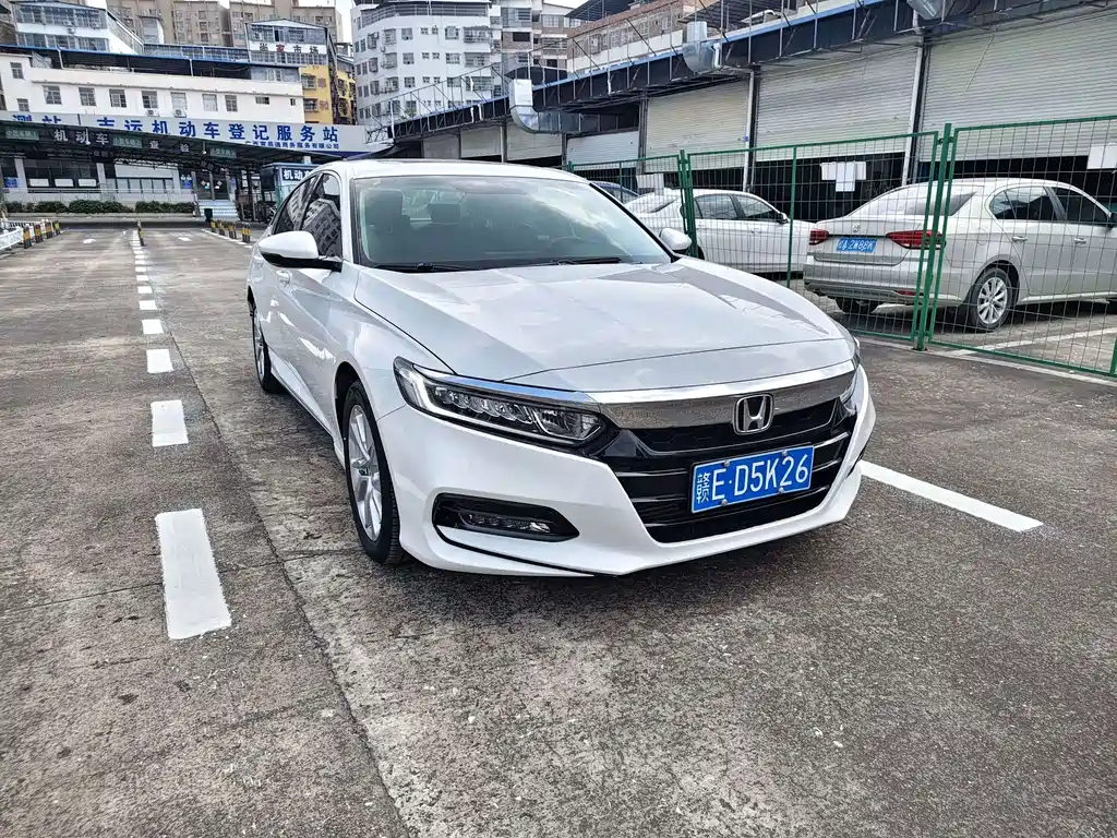 Honda Accord — фото 3