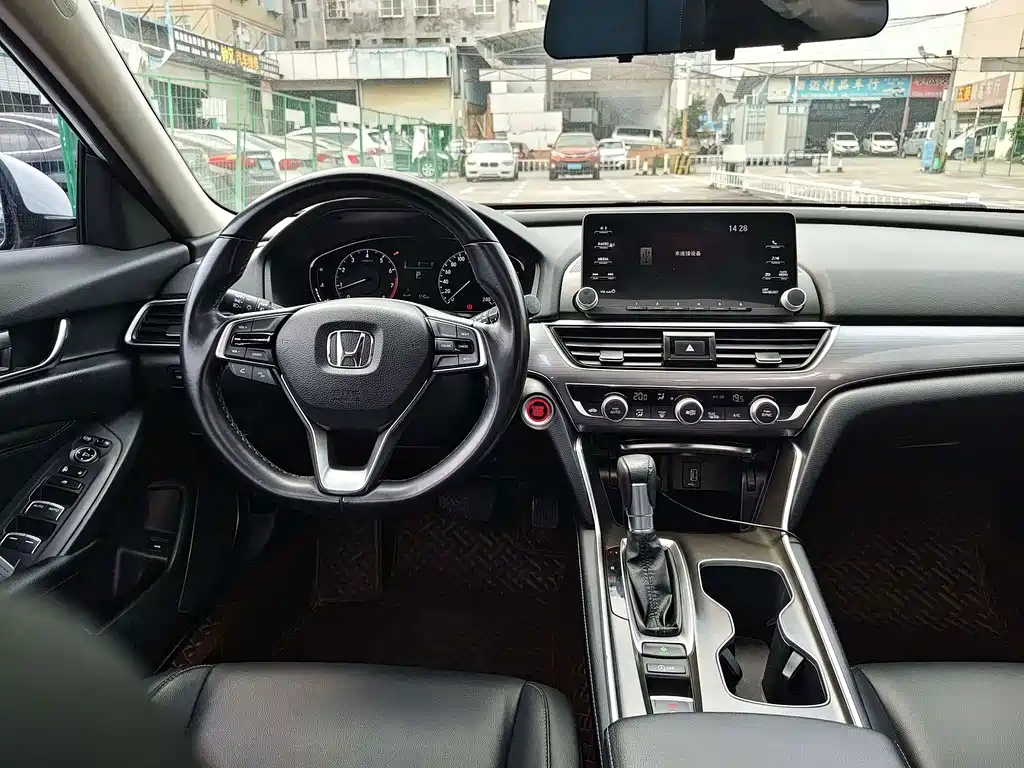 Honda Accord — фото 4