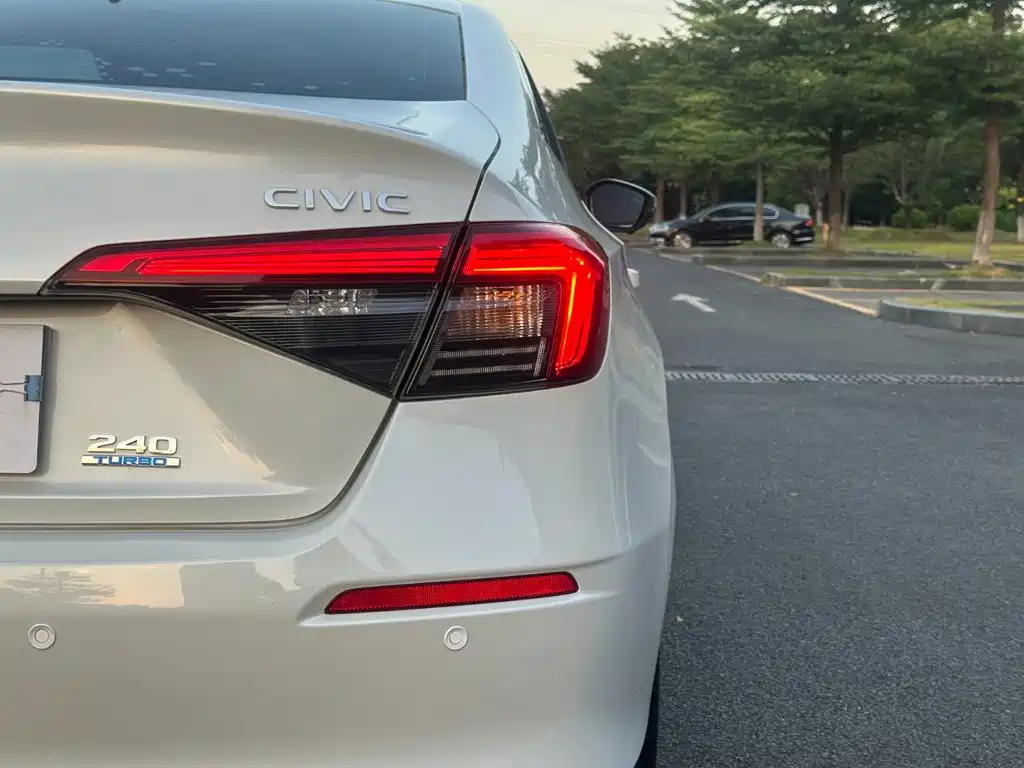 Honda Civic — фото 15