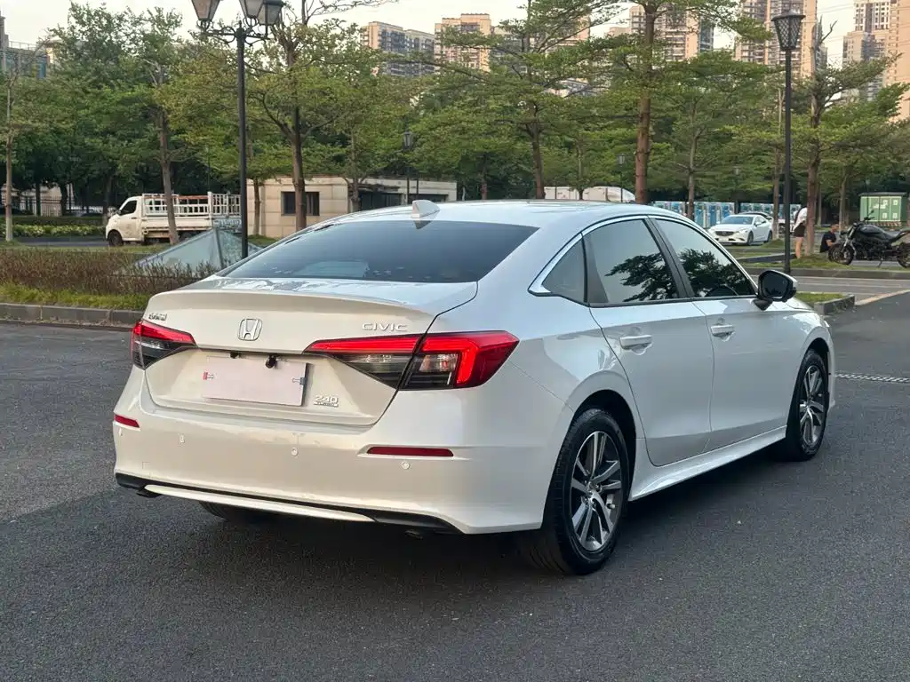 Honda Civic — фото 18