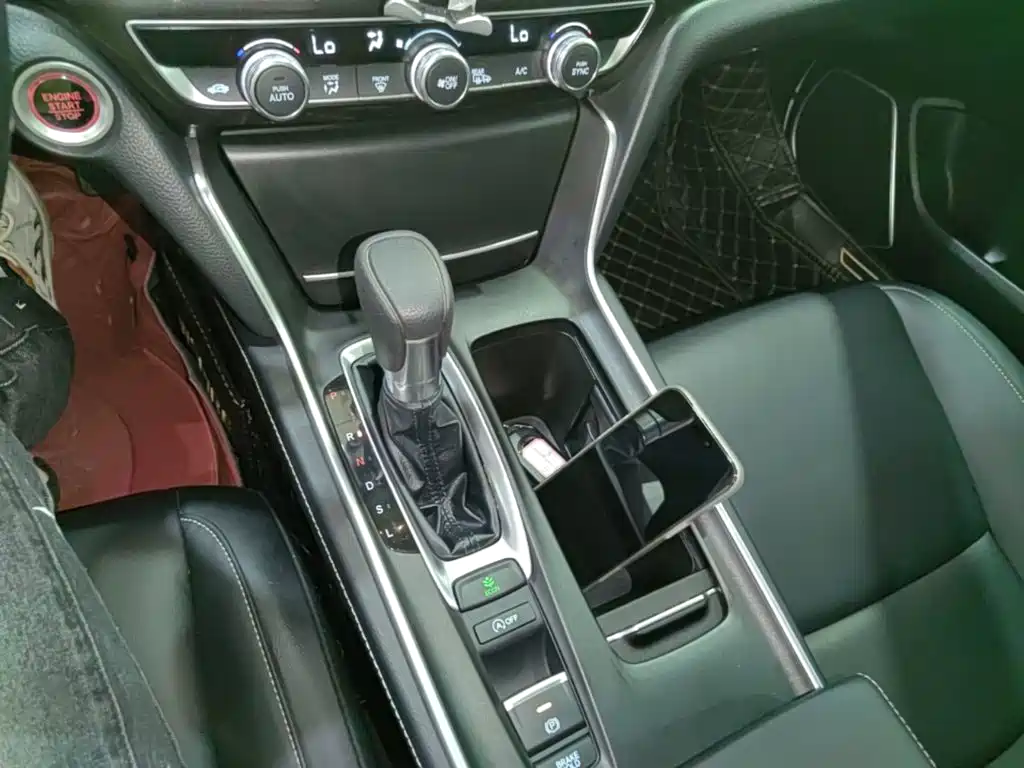 Honda Inspire — фото 14