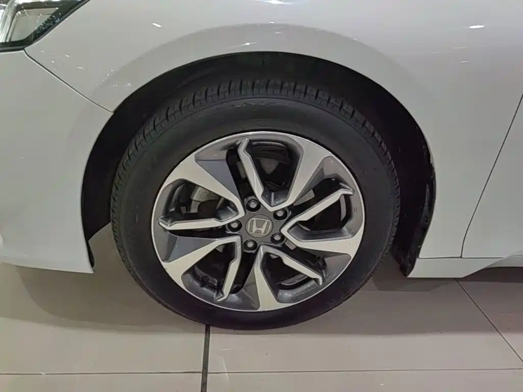 Honda Inspire — фото 23