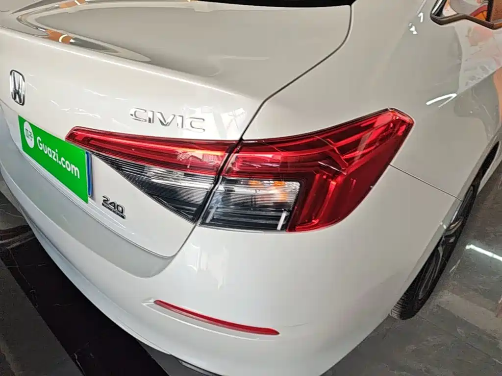 Honda Civic — фото 8