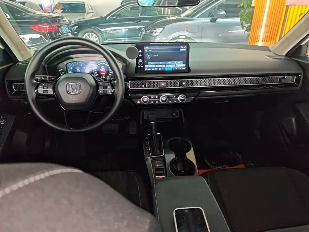 Honda Civic — фото 10