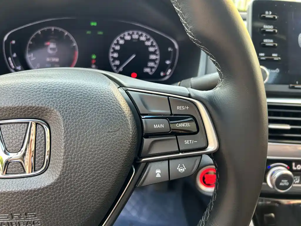 Honda Accord — фото 14