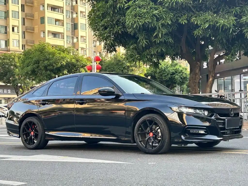 Honda Accord — фото 3