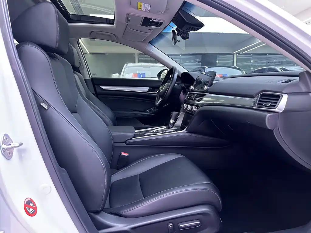 Honda Accord — фото 7