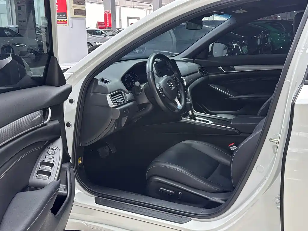 Honda Inspire — фото 6