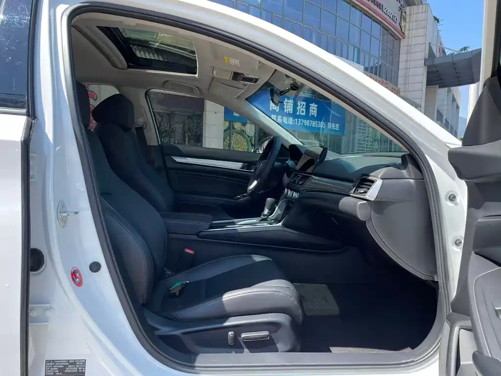 Honda Accord — фото 11