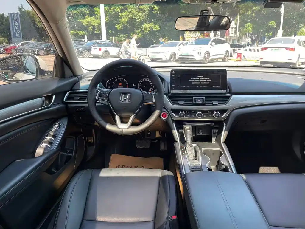Honda Accord — фото 15